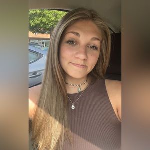 Meet your Posher, Alexis